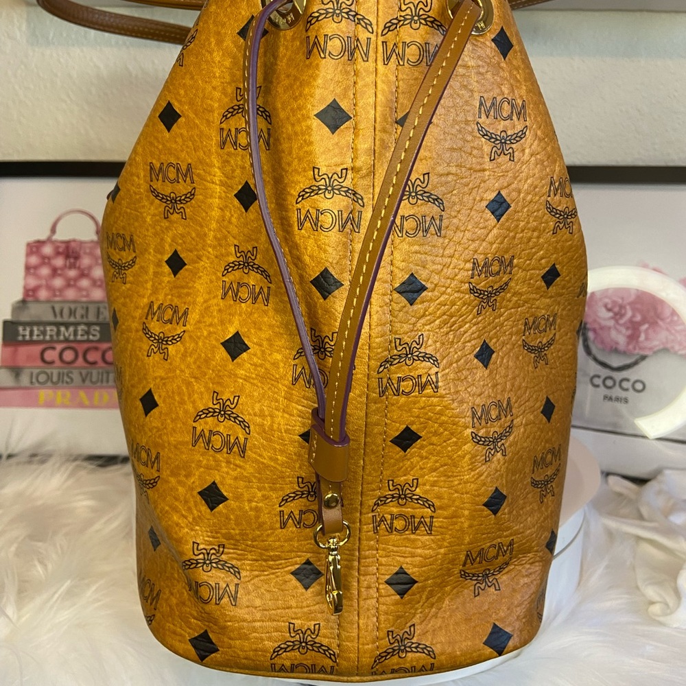 MCM Reversible Liz Medium Shopper in Cognac - Picture 12 of 12